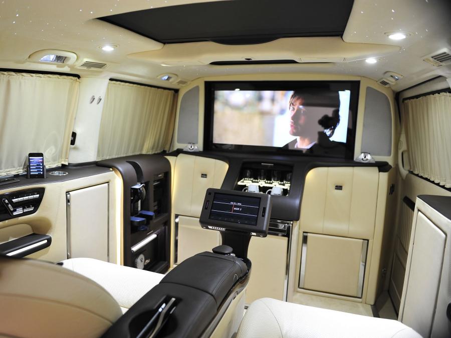  Mercedes-Benz Viano iBusiness 3D by Brabus 2013 года  (фото 3 из 9)